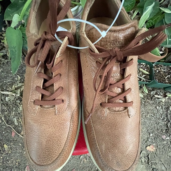 Flexi size 9 in men’s very comfortable and great for the active man - Picture 2 of 4